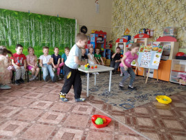 В старшей группе прошло занятие на тему «День витамина С» В старшей группе прошло занятие на тему «День витамина С».